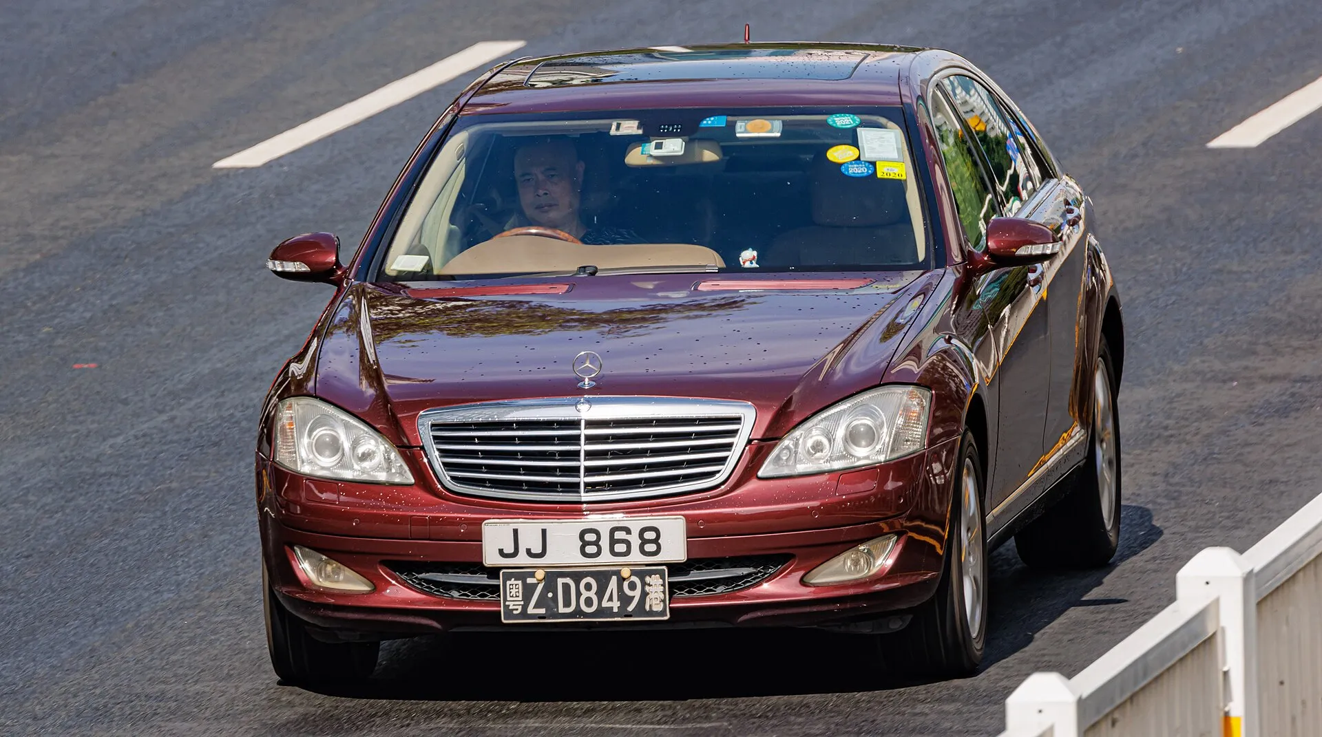 Mercedes-Benz S-Klasse der Baureihe W221 in Hongkong