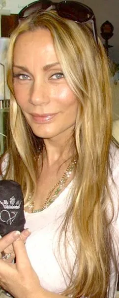 Virginia Hey