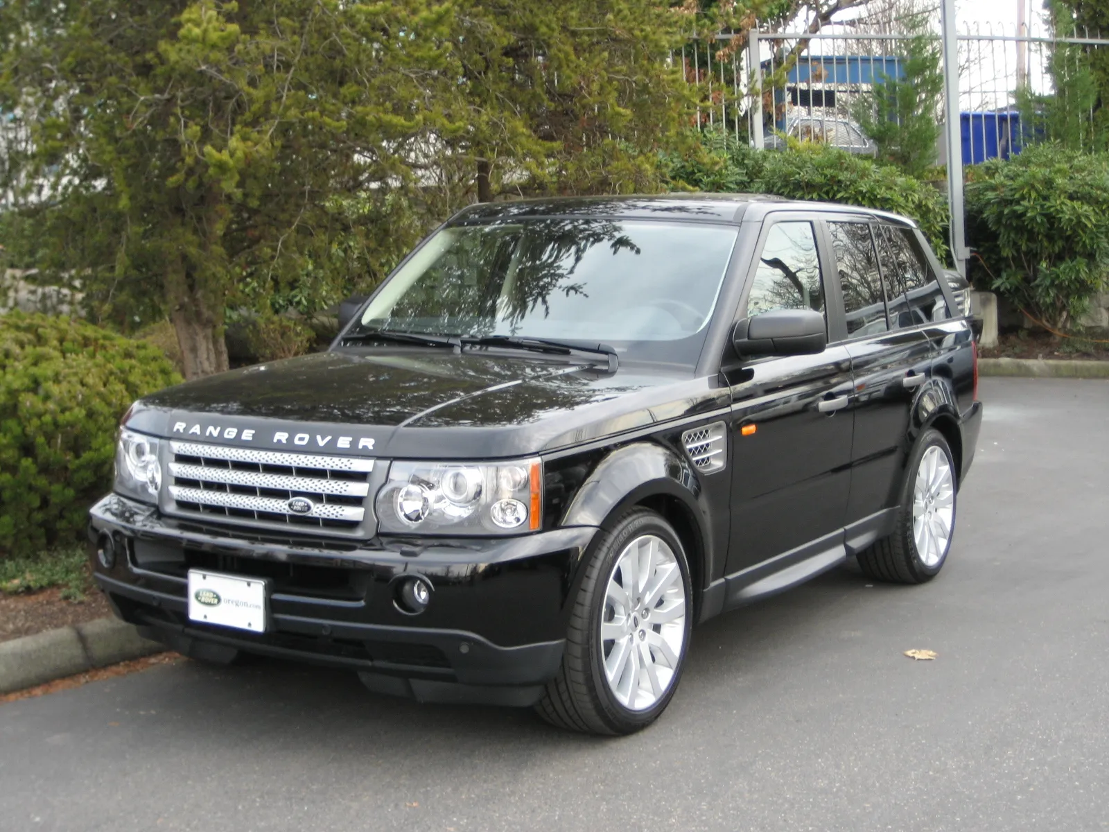 Schwarzer Range Rover Sport L320