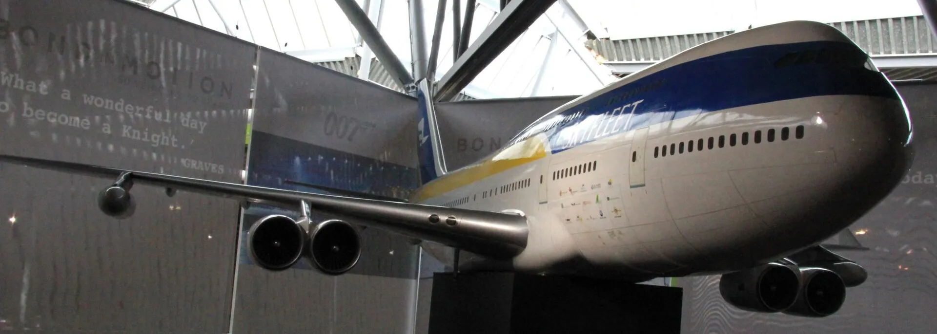 Großes Ausstellungsmodell des fiktiven Skyfleet S570 mit vier Doppeltriebwerken
